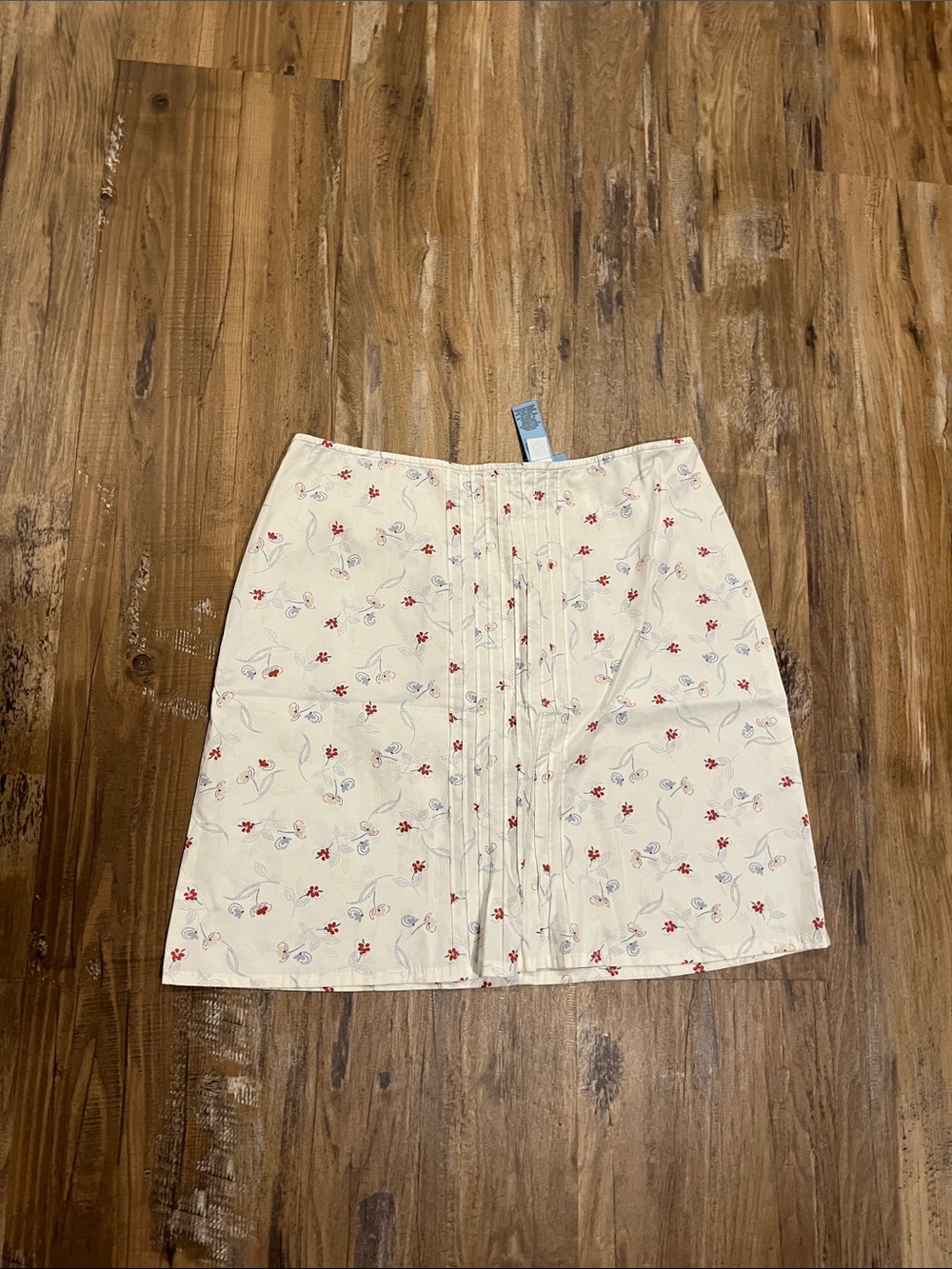 Sigrid Olsen Cream Mini Skirt with Red & Light Blue Floral Motif